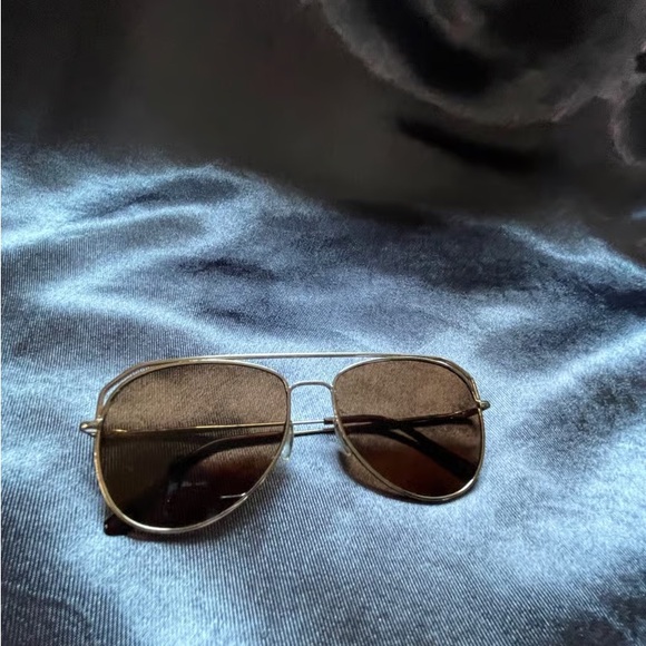 Accessories - Stylish Aviator Sunglasses with Gold Frame